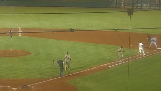 Francis Peña's behind-the-back play