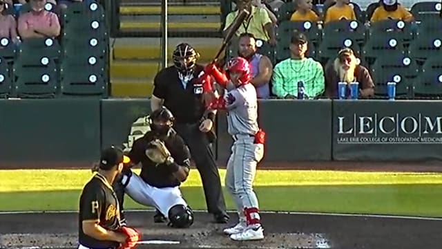 Devin Saltiban crushes a solo homer 