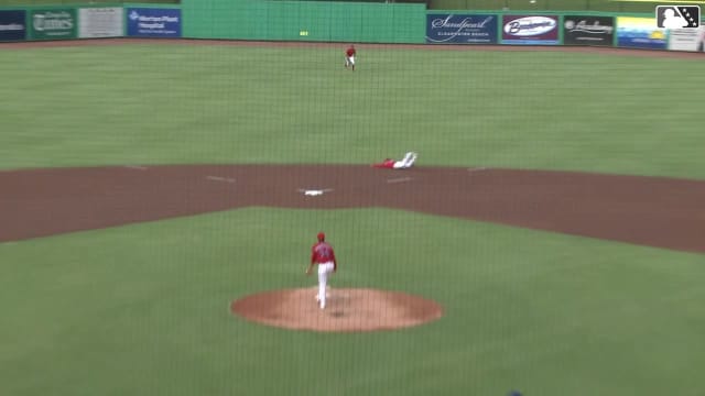 Nikau Pouaka-Grego's terrific diving stop