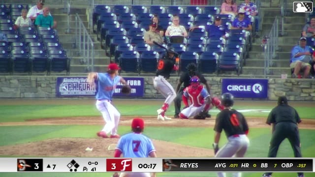 Jhomnardo Reyes singles on a line drive to center fielder Gavin Fien. DJ Layton scores. Jordan Sanchez to 2nd.