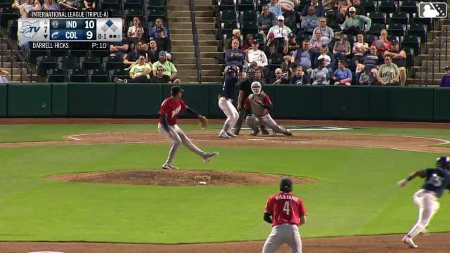 Michael Darrell-Hicks Ball to Travis Bazzana