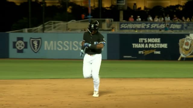 Jesús Made rips his eighth homer of the year