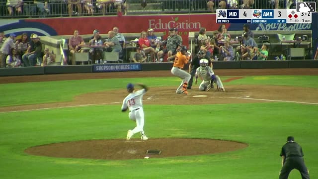 Leo De Vries singles on a line drive to right fielder Angel Ortiz. Casey Yamauchi scores. Devin Taylor to 3rd.