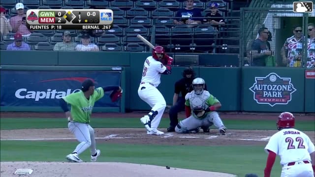 Didier Fuentes Ball to Leo Bernal