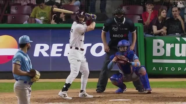 Orlando Martínez's second homer of the game