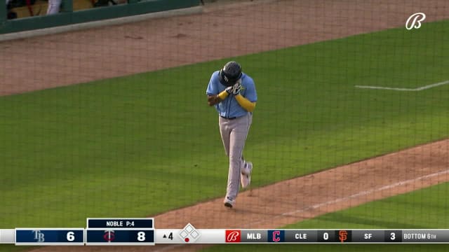 Xavier Isaac crushes a solo homer in 4th