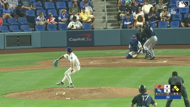Aiden Taurek doubles (28) on a line drive to right fielder Ching-Hsien Ko. Dustin Crenshaw scores. Dervy Ventura to 3rd.