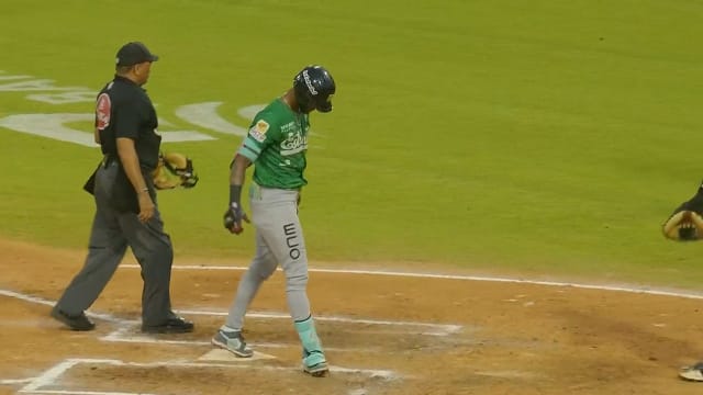 Raimel Tapia's solo home run