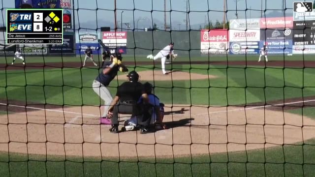 Randy De Jesus singles on a sharp line drive to center fielder Jonny Farmelo. Harold Coll scores. Jorge Ruiz scores. Randy De Jesus to 3rd. Fielding error by center fielder Jonny Farmelo.