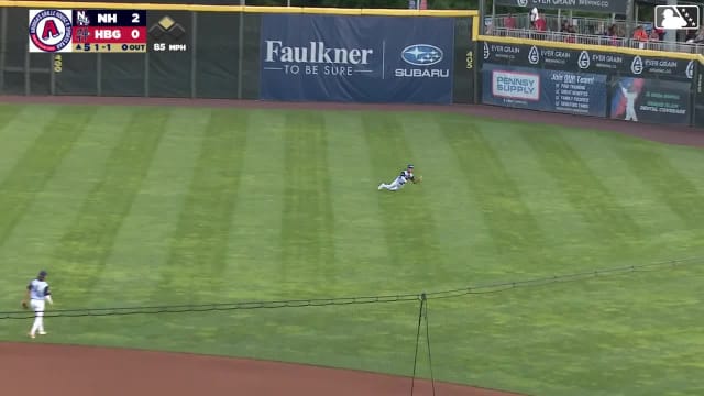 Andrew Pinckney makes diving catch, turns double play