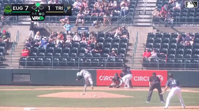 Juan Flores singles on a line drive to right fielder Lisbel Diaz. Matt Coutney scores. Juan Flores to 2nd.