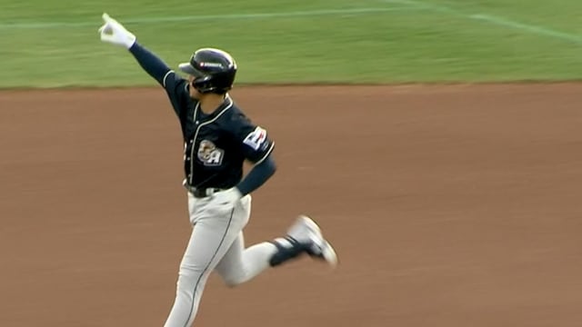 Ethan Salas' solo home run (4)