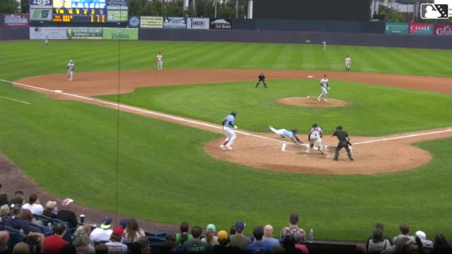 Yeremy Cabrera steals home for High-A Wilmington