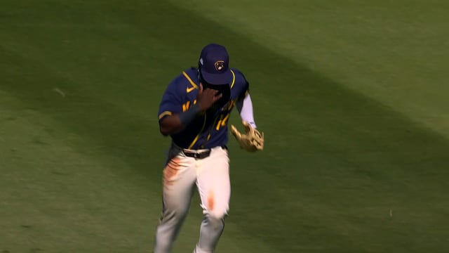 Luis Lara's excellent running catch 