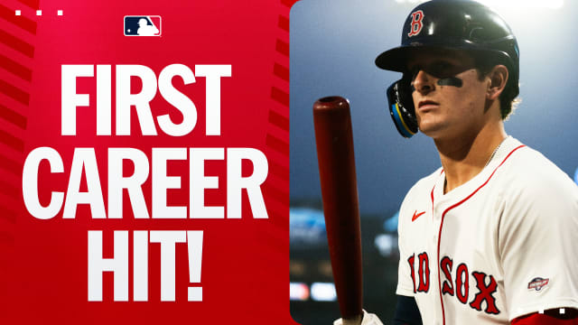 Roman Anthony's first career hit drives in two runs 
