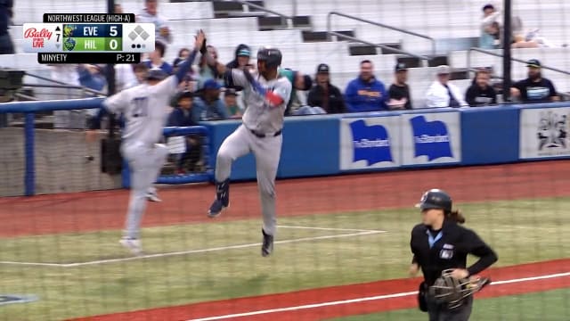 Lazaro Montes shows off bat and defense 