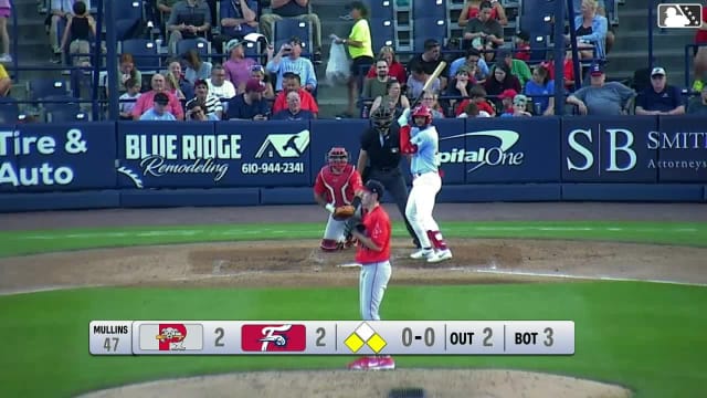 Raylin Heredia homers (9) on a fly ball to left center field. Pedro León scores. Aroon Escobar scores.