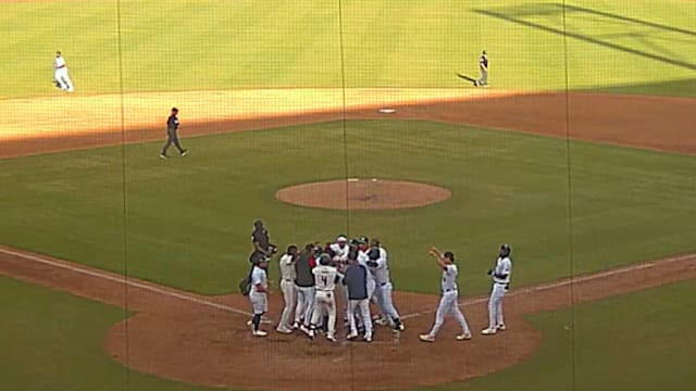 Ryan Ritter hits a walk-off home run