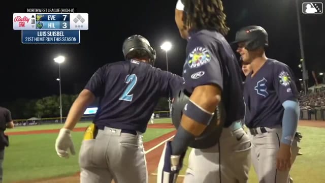 Luis Suisbel launches a go-ahead grand slam