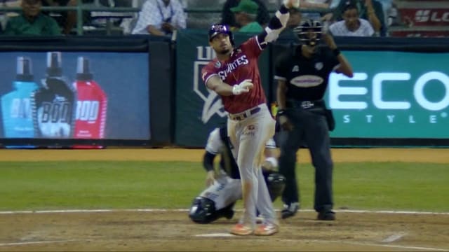 De Los Santos' two-run homer