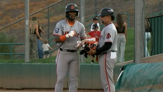 Giants No. 1 prospect Josuar Gonzalez's four-RBI game