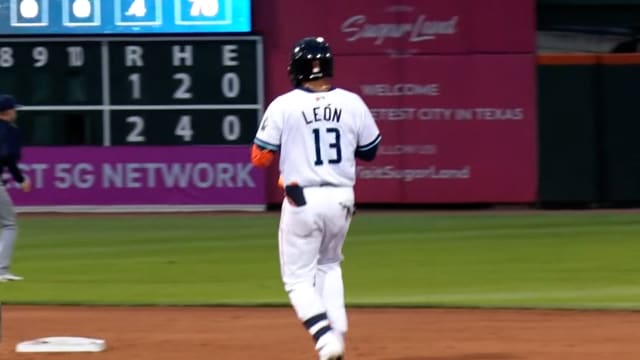 Pedro León racks up four hits