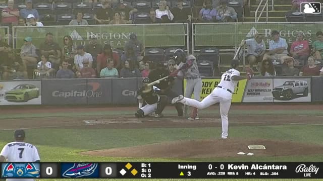 Kevin Alcántara's two-run double
