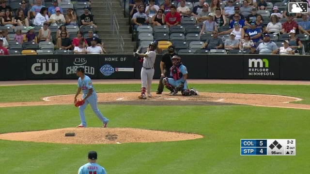 Angel Martínez's solo home run