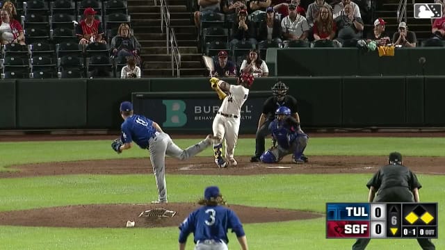 Leonardo Bernal's 11th homer