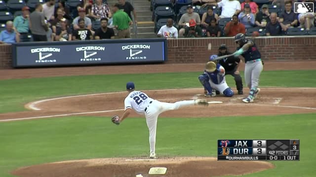 Deyvison De Los Santos' third homer of the season