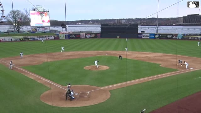 Luis Peña singles on a sharp line drive to center fielder Asbel Gonzalez. Juan Baez scores. Braylon Payne to 2nd.