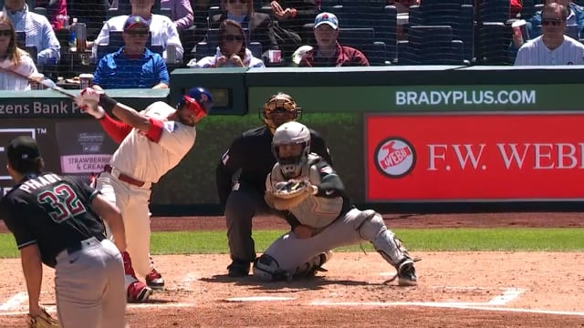 Justin Crawford picks up a base knock