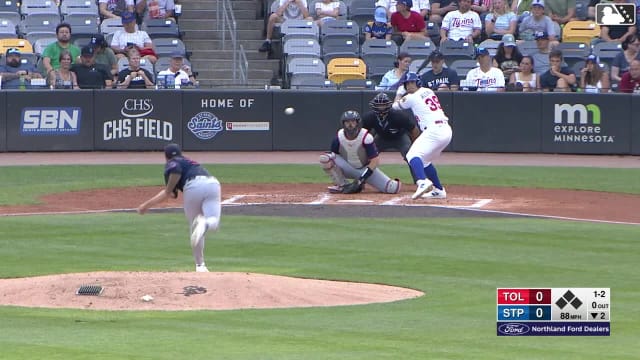 Kala'i Rosario homers (4) on a fly ball to left field.