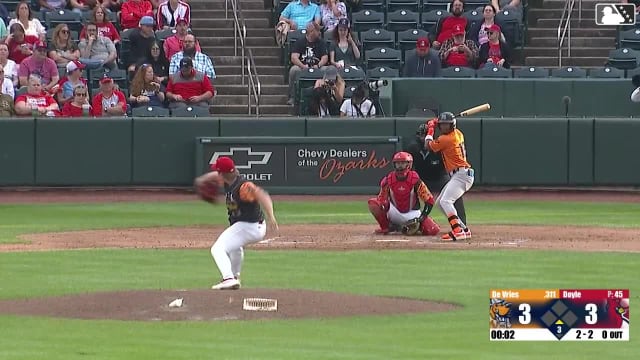 Leo De Vries homers (3) on a fly ball to left field.