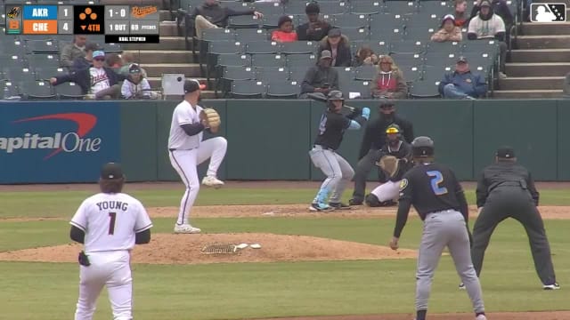 Ralphy Velazquez singles on a line drive to right fielder Thomas Sosa. Cameron Barstad scores. Alex Mooney scores. Nick Mitchell to 2nd.