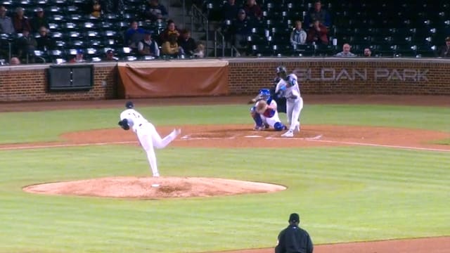 Juan Guerrero's two-run homer