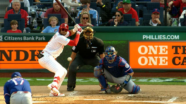 Justin Crawford's first Major League hit