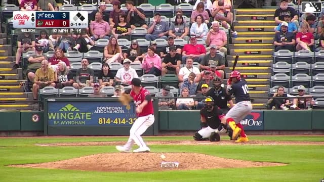 Aroon Escobar homers (5) on a fly ball to left field. Riley Tirotta scores. Pedro León scores.
