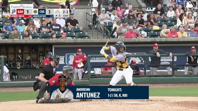 Andreimi Antunez homers (2) on a fly ball to left center field.