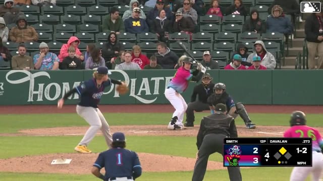 Charles Davalan singles on a fly ball to right fielder Luis Castillo. Jose D. Hernandez scores.