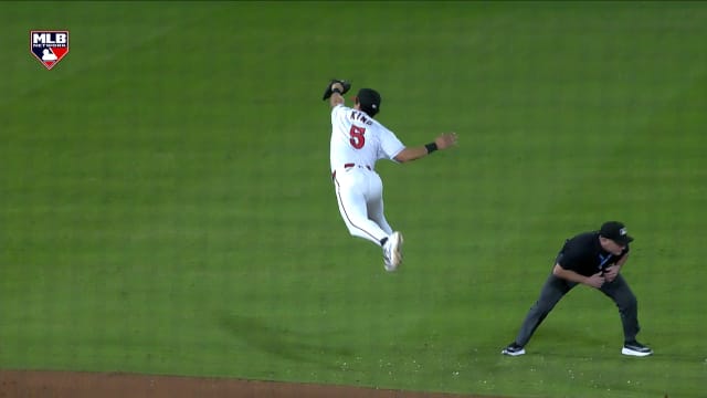 Seaver King's leaping grab