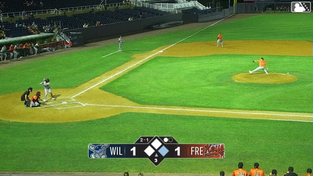Ronny Cruz homers (10) on a fly ball to left field. Eli Willits scores.