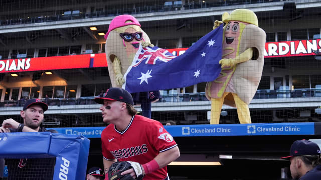 Travis Bazzana enters his first career MLB game