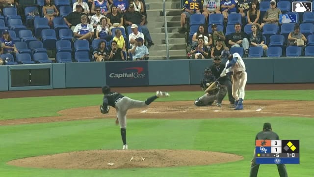 Joendry Vargas doubles (33) on a sharp fly ball to left fielder Brayden Corn. Javier Herrera scores. Kellon Lindsey to 3rd.
