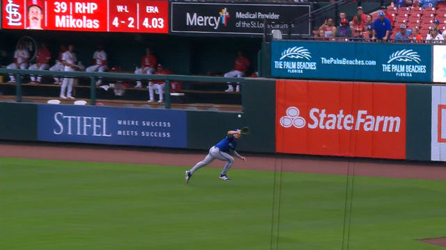Jac Caglianone makes his first catch in right field
