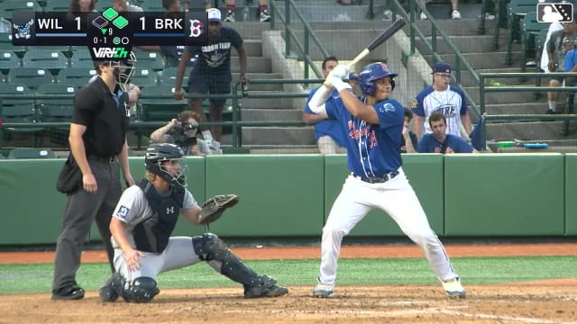 Daiverson Gutierrez singles on a line drive to center fielder Elijah Green. Ronald Hernandez scores. Corey Collins to 2nd.