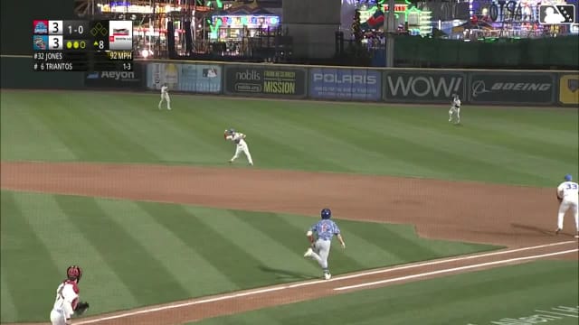 Mac McCroskey makes a fantastic diving catch