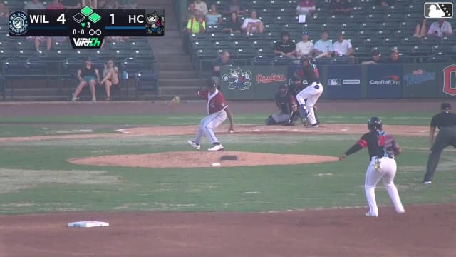 Dauri Fernandez homers (4) on a fly ball to left field. Yeiferth Castillo scores. Yerlin Luis scores.