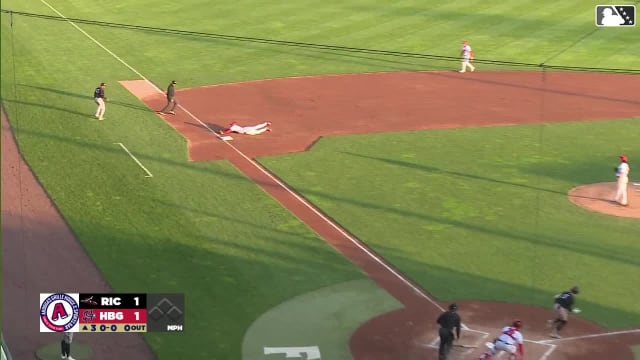 Nationals prospect Brady House makes a diving play