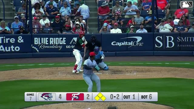 Carson DeMartini singles on a line drive to right fielder John Bay. Raylin Heredia scores. Alex Binelas to 3rd. Aroon Escobar to 2nd.